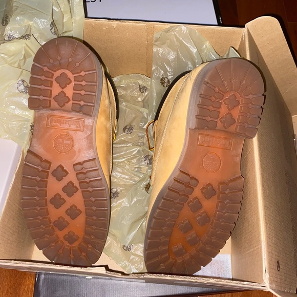 Low Cut Waterproof Timberland Booties - Picture 9 of 12